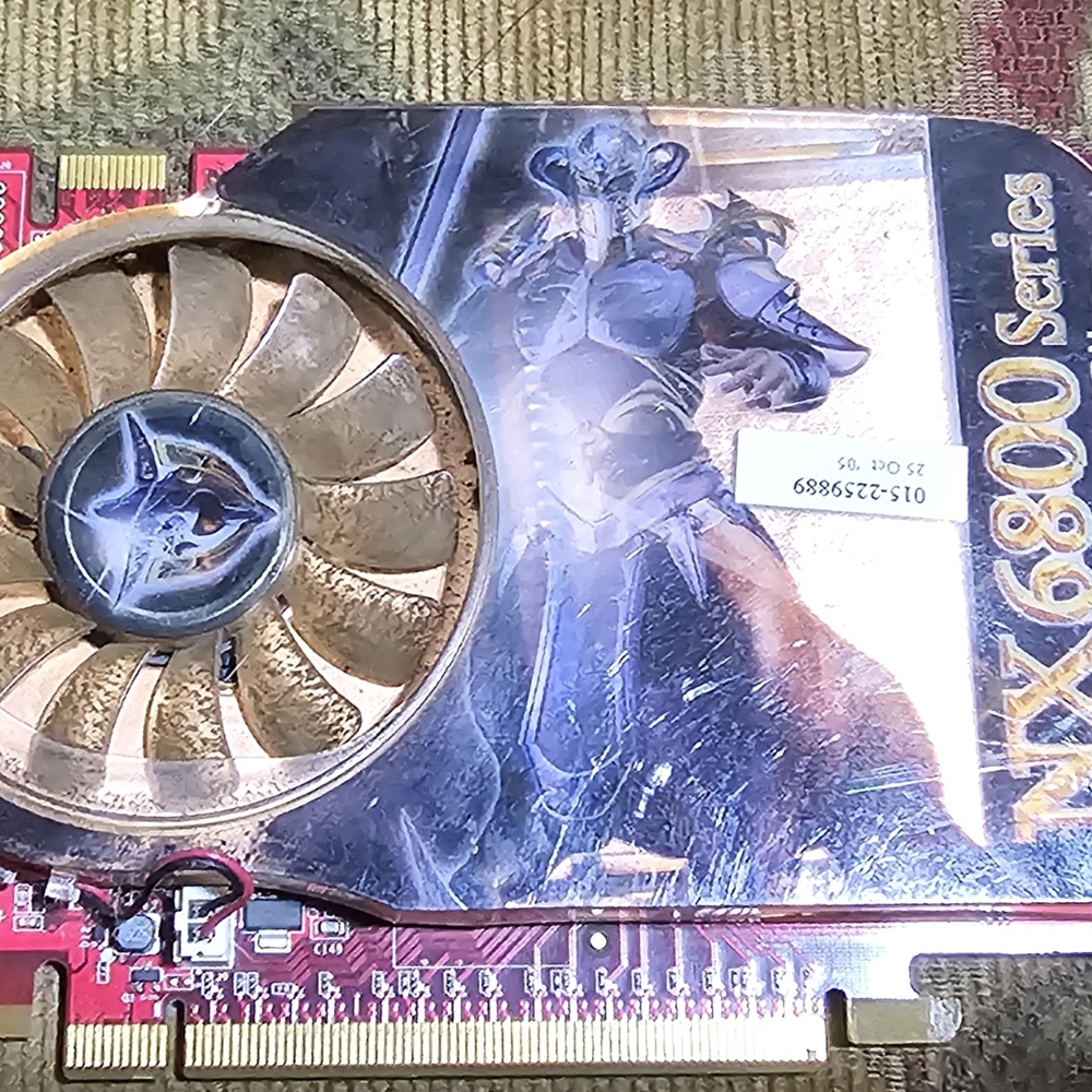 FireGL Graphics Card - Red - Picture 8 of 9